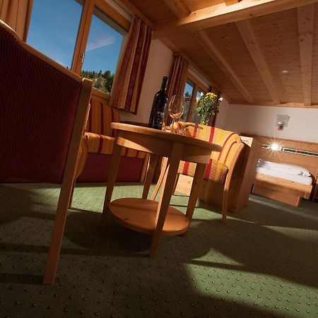 Hotel Aletsch Bettmeralp Ruang foto