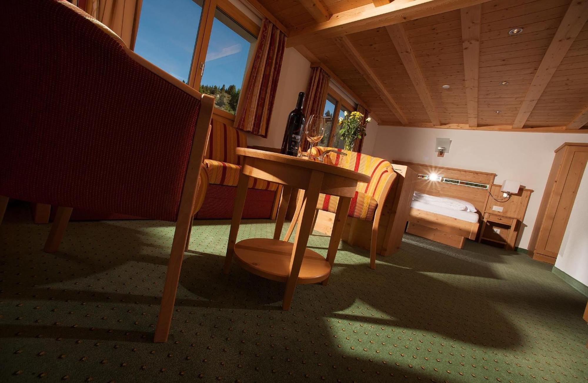 Hotel Aletsch Bettmeralp Ruang foto